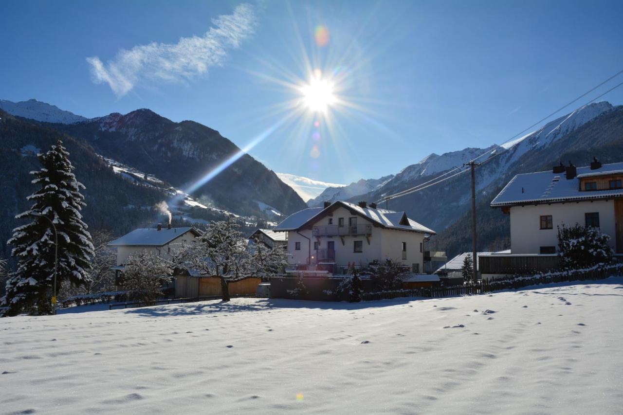 Apart Pitztalurlaub Венс Екстериор снимка